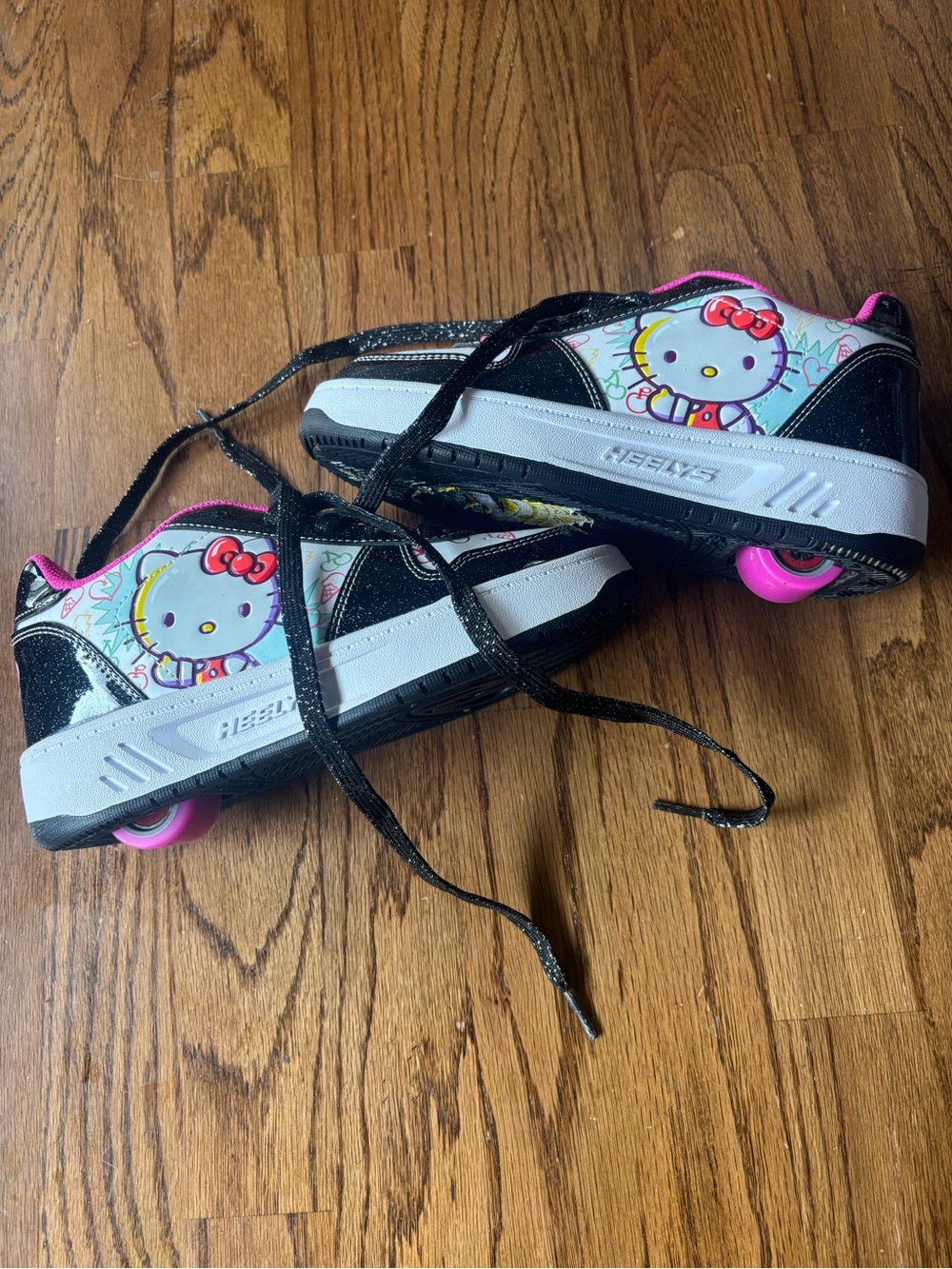 Heelys White Pink Black Hello Kitty Rolling Shoes size 3